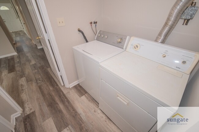 Building Photo - 6449 Union Ct