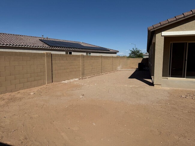 Building Photo - 1673 N St Francis Pl