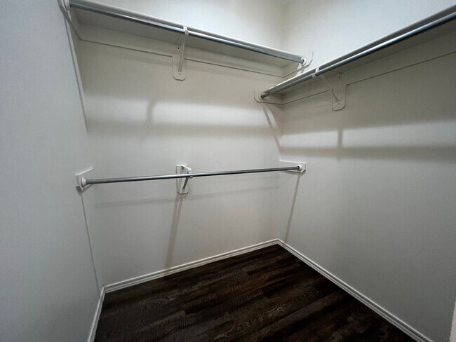 Building Photo - JULY PRE-LEASE! Spacious Townhome