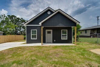 Building Photo - 2219 Citico Ave