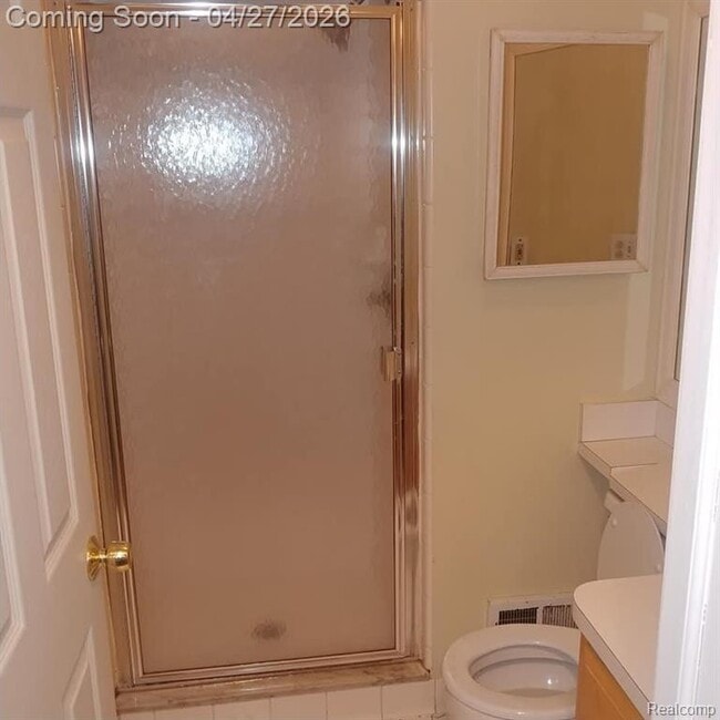 Building Photo - 205 Pineview Ct