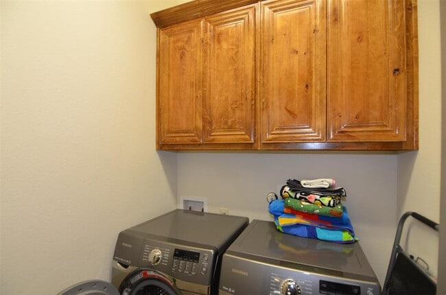 Building Photo - 12812 Black Hills Dr
