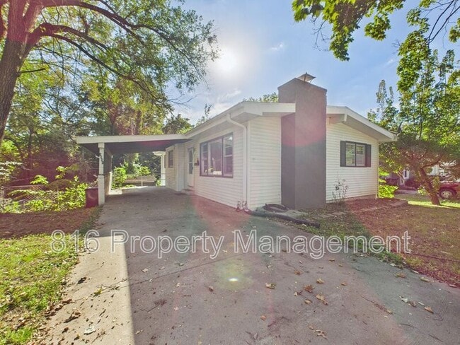 Building Photo - 1004 Anderson St