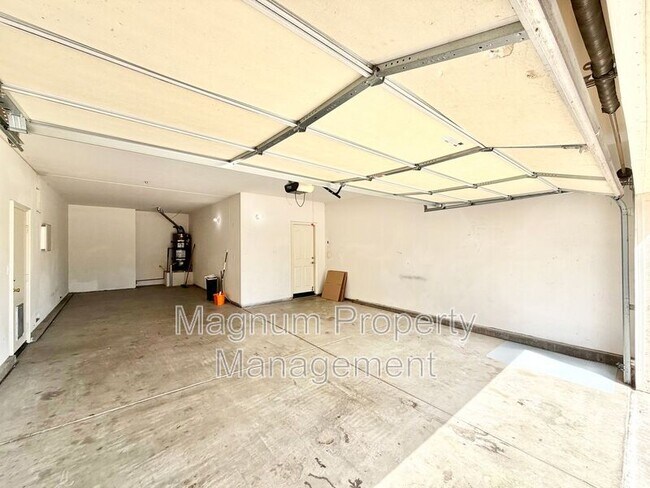 Building Photo - 29998 Couples Ave
