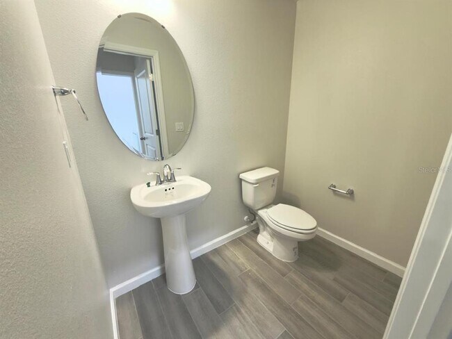 Building Photo - 15445 Bay Brg St