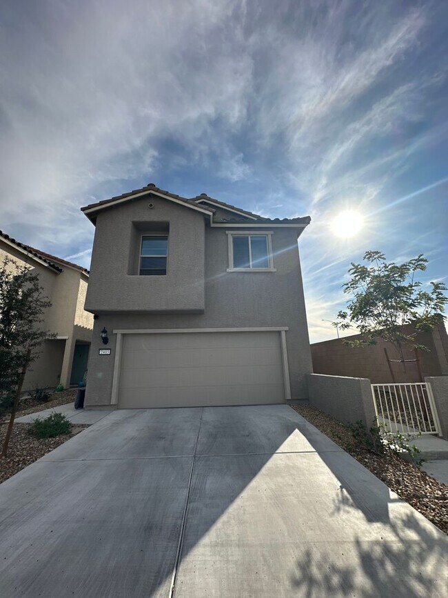 Building Photo - Beautiful Las Vegas Home!