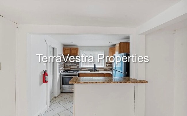 Building Photo - 2 Bed Single Family in Gloucester City! El...