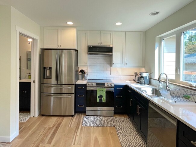 Building Photo - Efficient 2 Bed/2 Bath ADU in Sellwood