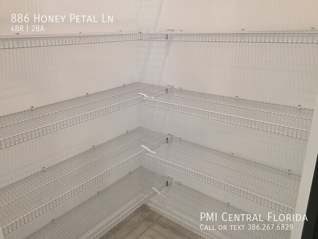 Building Photo - 886 Honey Petal Ln