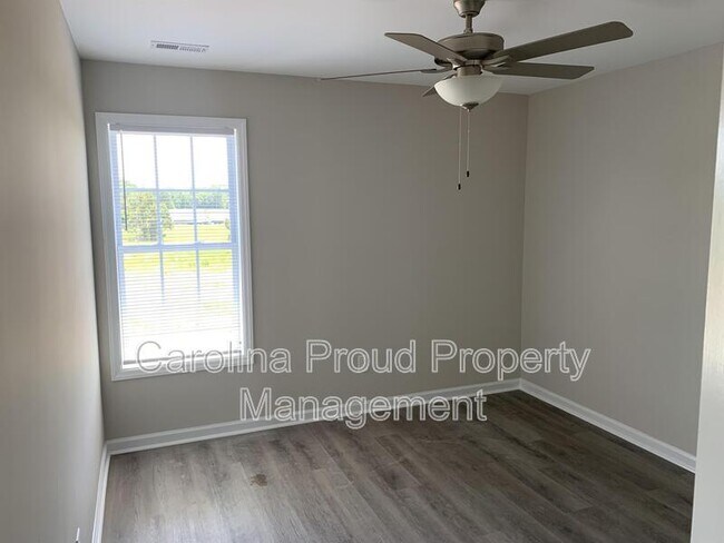 Building Photo - 4033 Lucerne Ct
