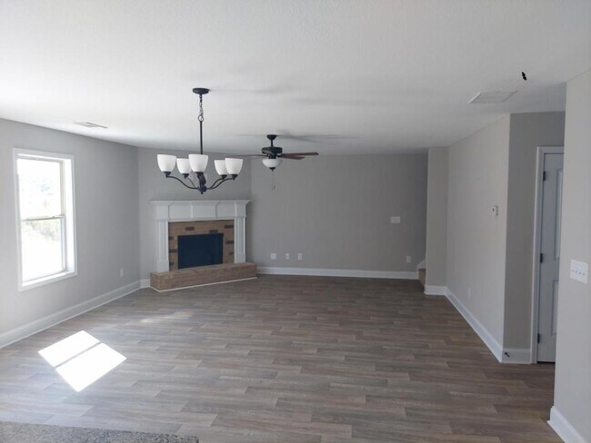 Building Photo - 2199 Savannah Dr