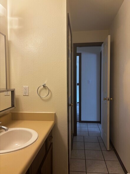 Building Photo - 114 Juniper Pl