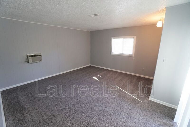 Building Photo - 2235 Iris St