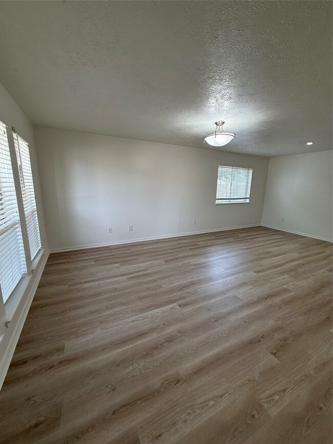 Building Photo - 17011 Macleish Dr