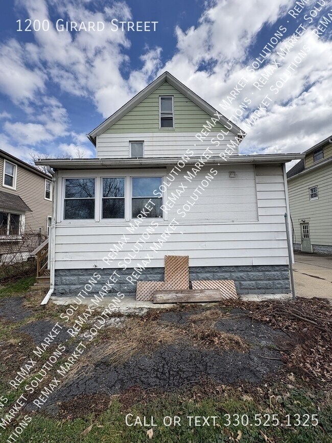 Building Photo - 1200 Girard St