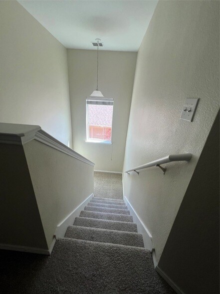 Building Photo - 15632 Gatehouse Dr