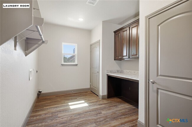 Building Photo - 2228 Deer Run Ridge