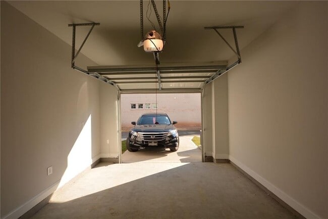 Building Photo - 5096 Insperon Ln