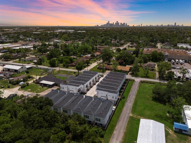 Building Photo - 4509 Whitney Pkwy