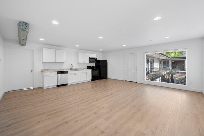Building Photo - 234 Westheimer Rd