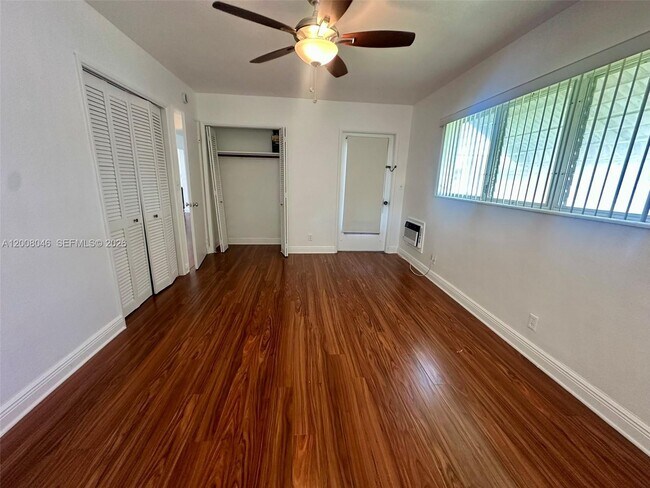 Building Photo - 1520 Garfield St