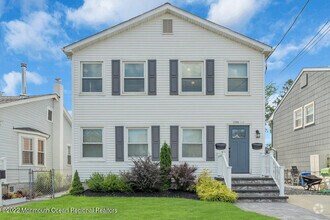 Building Photo - 1226 1/2 Briarwood Rd-