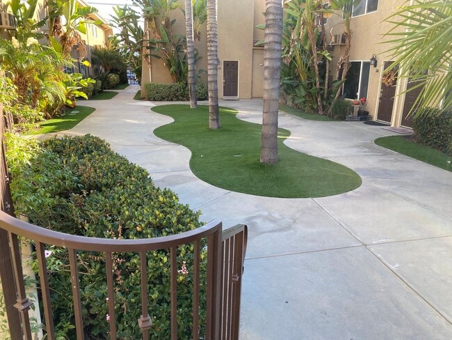 Building Photo - Greenfield Area