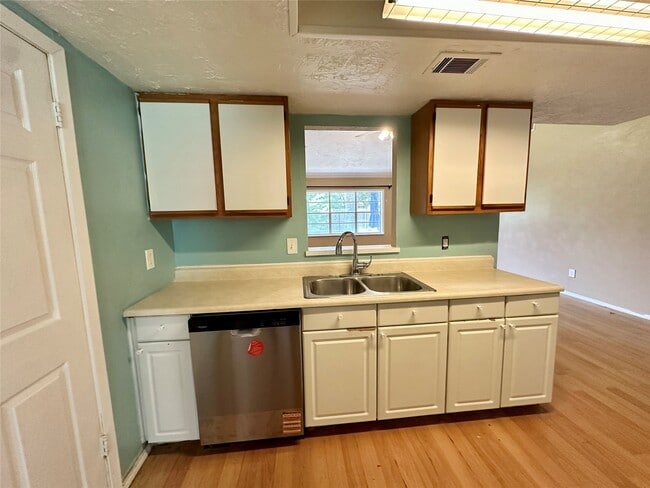 Building Photo - 1820 Aspen Ln