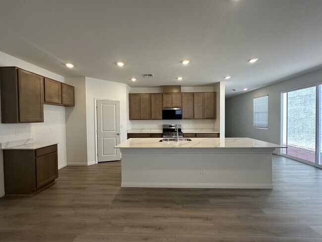 Building Photo - 6574 Tumoulin St