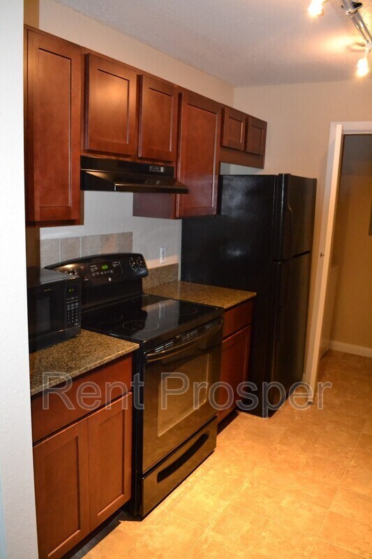 Building Photo - 4401 Thornbriar Ln