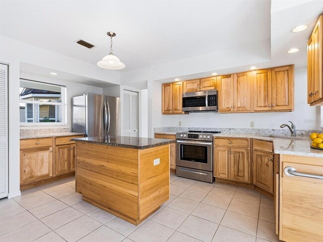 Building Photo - 799 Harrington Lake Dr N