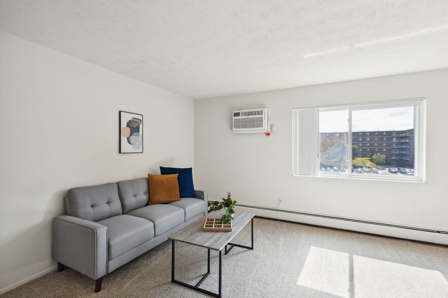 Primary Photo - 5556 Broadview Rd