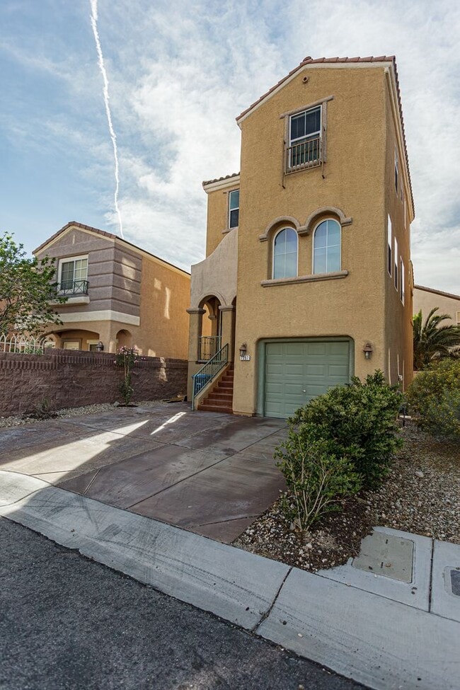 Building Photo - 3 story home