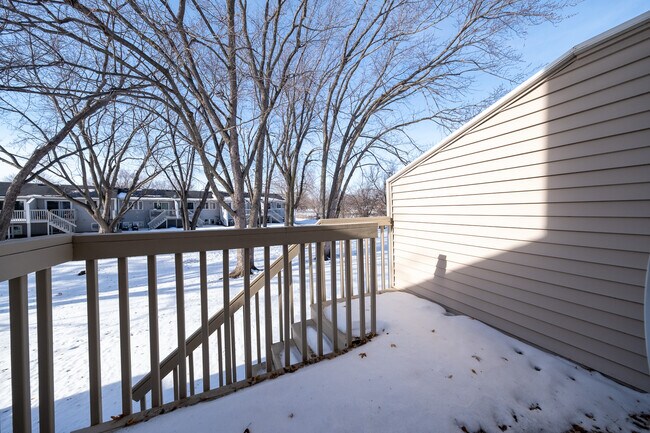 Building Photo - 7677 Whitney Dr