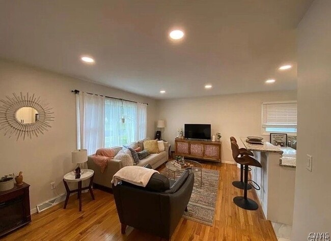 Building Photo - 1318 Ashton Rd