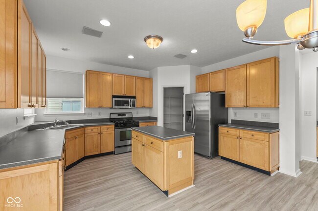 Building Photo - 13711 Alvernon Pl