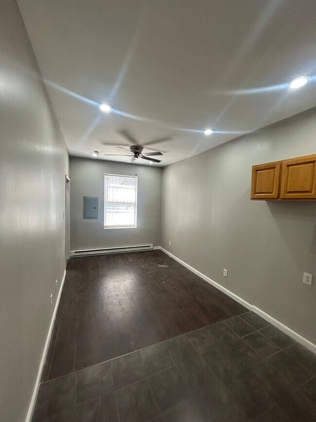 Building Photo - Bright & Updated 2 Bedroom | 2 Full Bath Home – $1,150/Month-3238 Jasper Street Philadelphia, PA ...