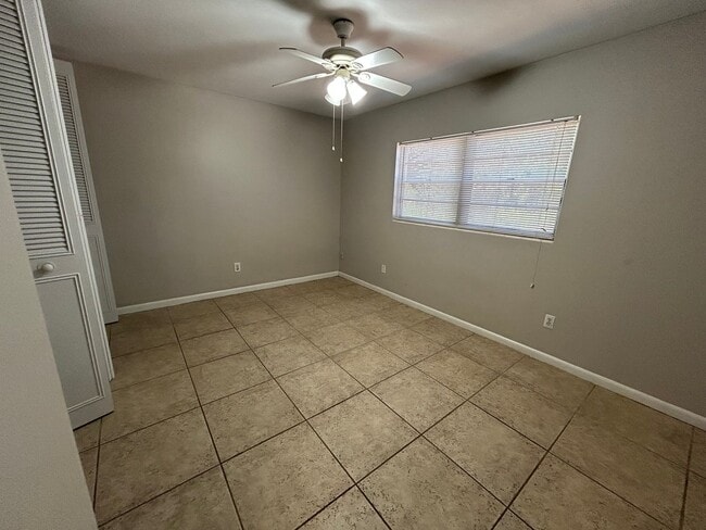 Building Photo - Sub-Lease 3/2 in Northwood