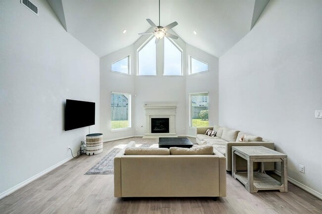 Building Photo - 8914 Milam Grove Dr