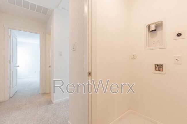 Building Photo - 6749 Marble Rdg