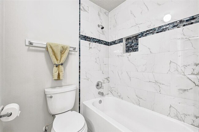 Building Photo - 10823 Coral Garden Ln