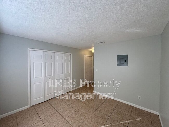 Building Photo - 1031 Columbia Ave