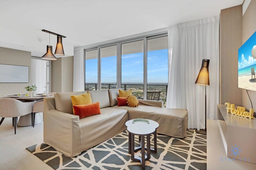 Building Photo - 4010 S Ocean Dr