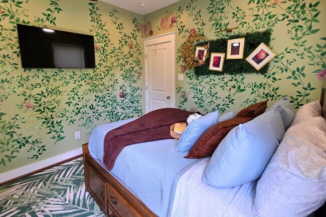 Building Photo - 5342 Donovan Gdns Ln