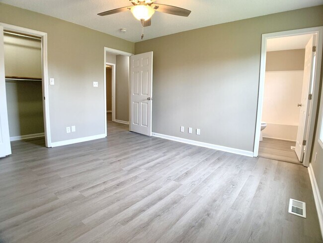 Building Photo - 1125 Lamont Ct