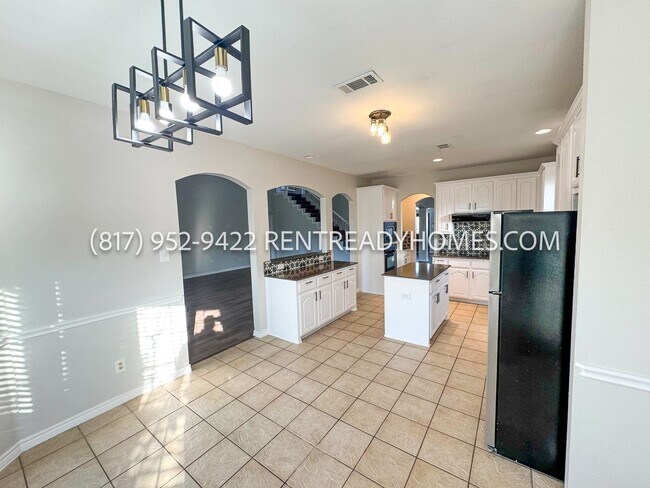 Building Photo - 2221 Overton Dr