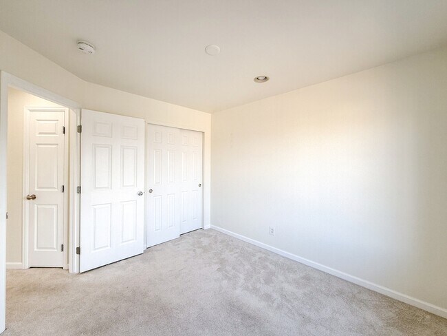 Building Photo - 5731 E 127th Pl