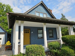 Building Photo - 849 E University Ave