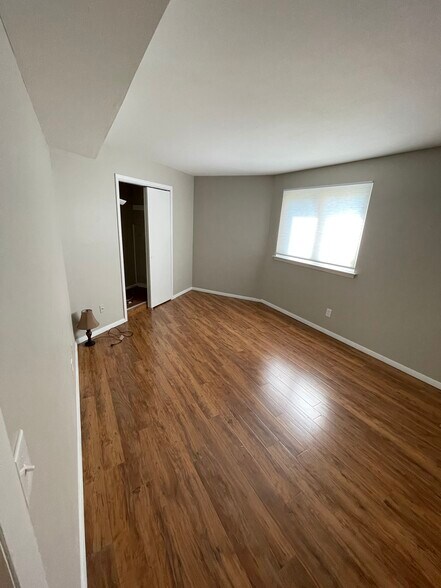 Building Photo - 124 Biruta St