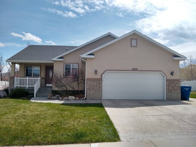 Primary Photo - Spacious Home w 2 attached 2 car garage